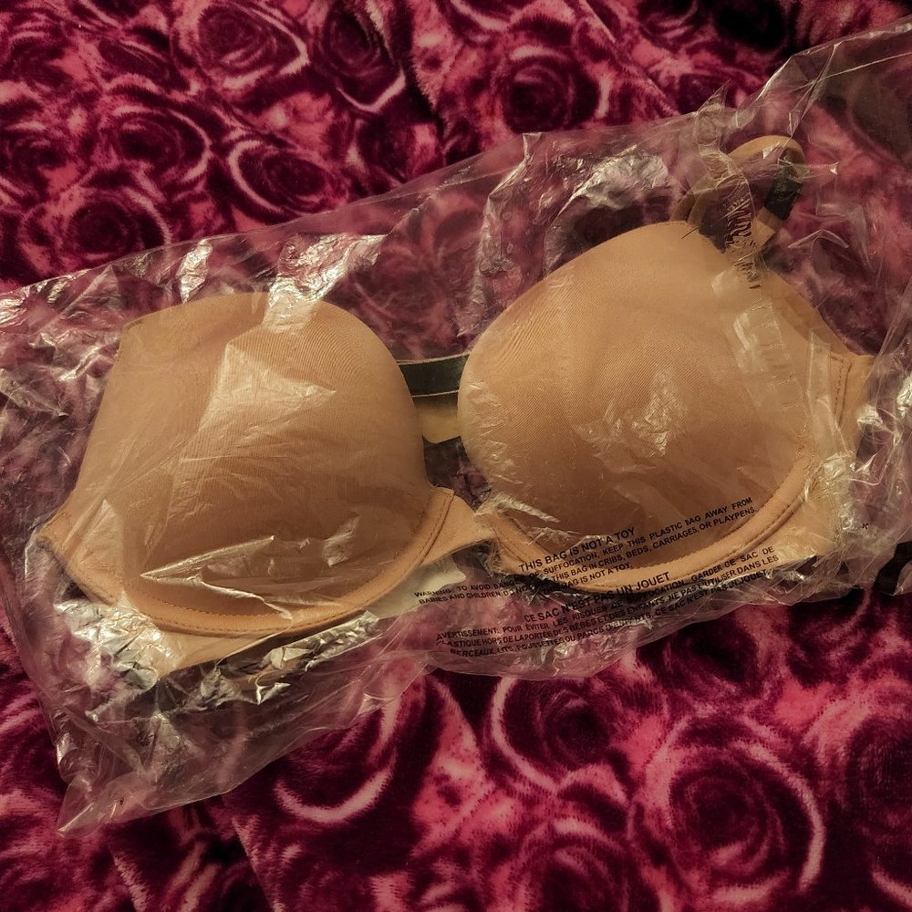 BRAND NEW! Victorias Secret Brown Girl Nude Bra
